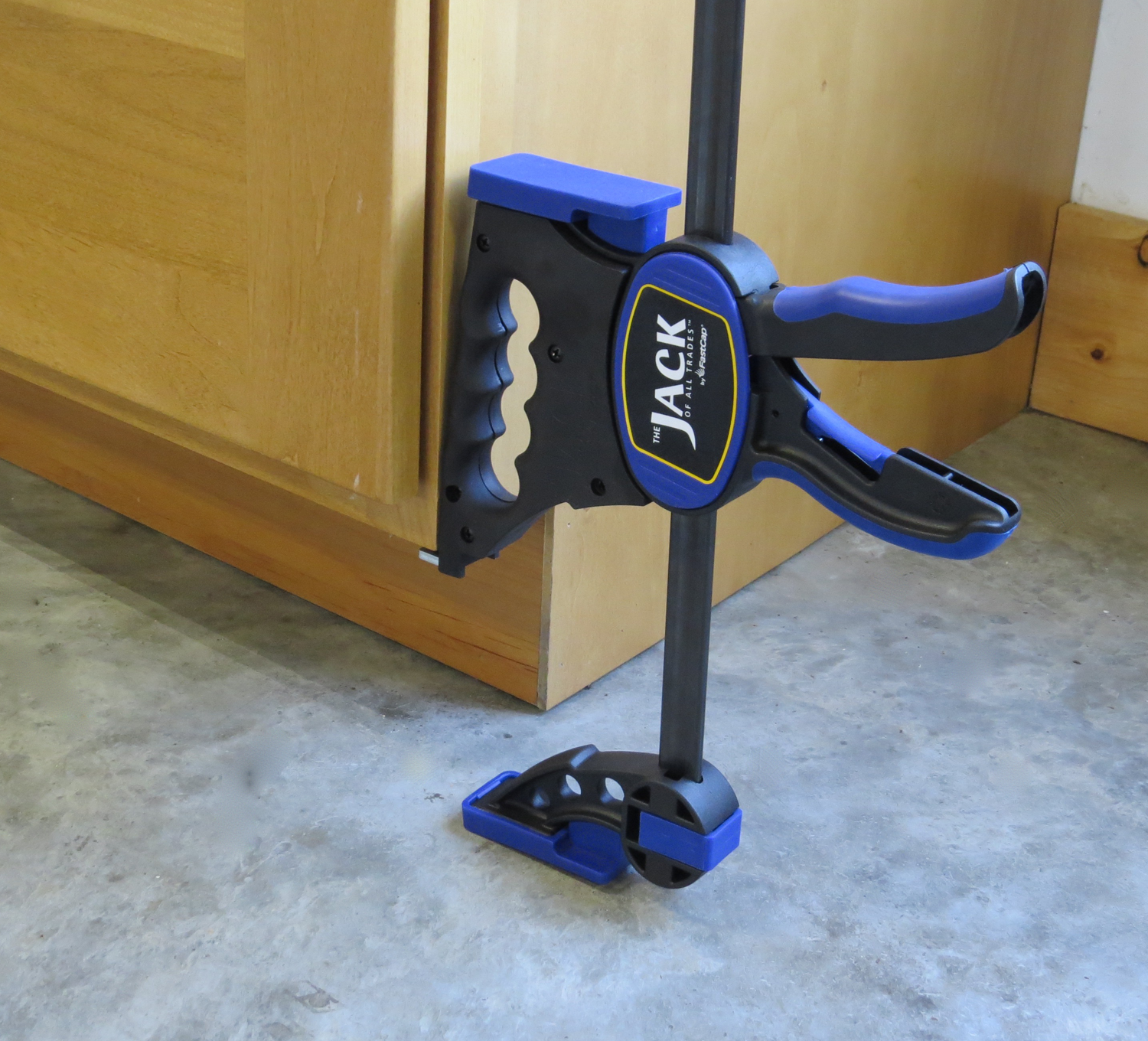 Cabinet Jacks  Popular Woodworking